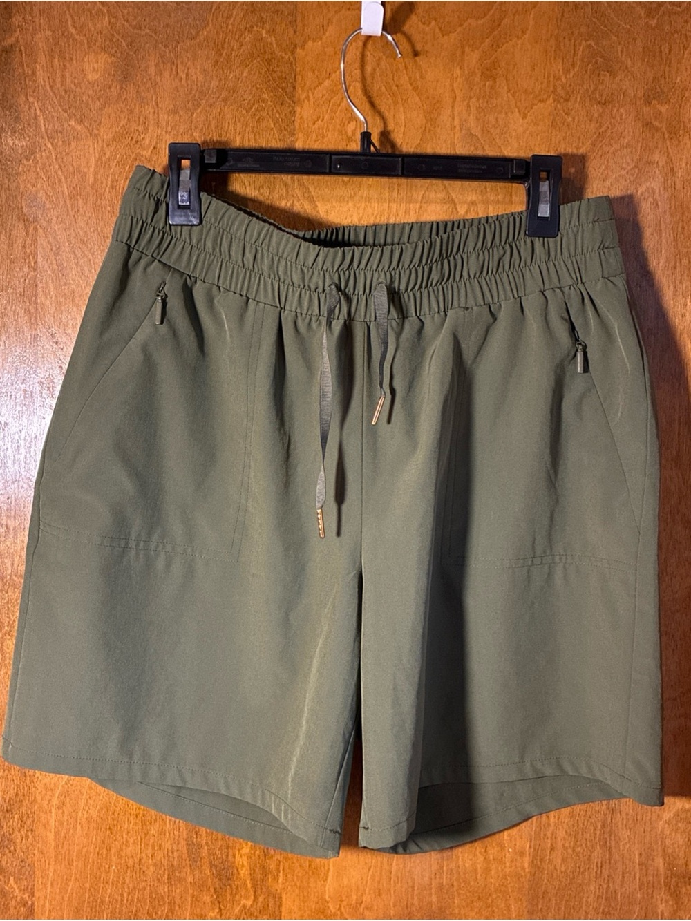Chicos Zenergy Performance Drawstring Shorts Sz 10  Olive Elastic Waist Pockets
